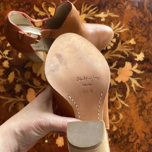 Like new ELIZABETH & JAMES cutout ankle boots sz6.5 - Picture 2 of 4